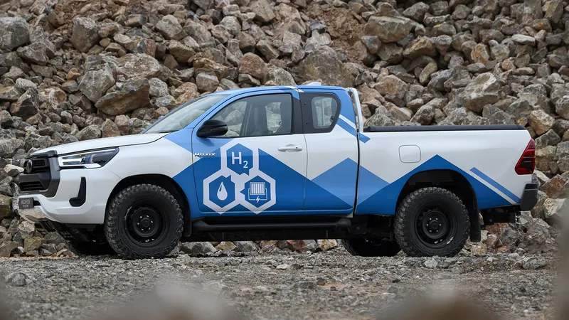 Toyota cree realmente en el hidrógeno: invertirá 39 millones de euros en la producción de la pick-up FCEV que venderá en Europa