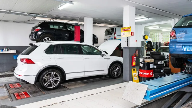 La factura del taller mecánico no deja de crecer: los españoles gastan un 34% más en mantener su coche que hace cinco años