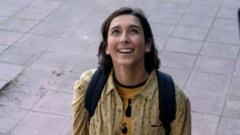 Netflix añade hoy a su catálogo una serie muy popular que querrás ver si te ha gustado La bola negra