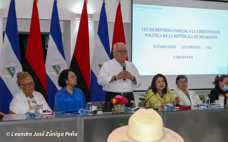 Más de 20.500 educadores expresan respaldo a las reformas parciales a la Constitución