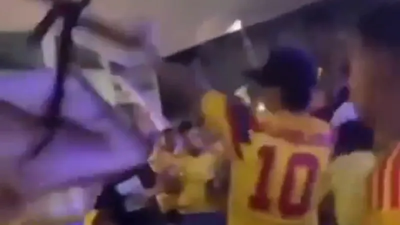 VIDEO: Trifulca por diferencias políticas se desata en bar tras victoria de Colombia en el Mundial