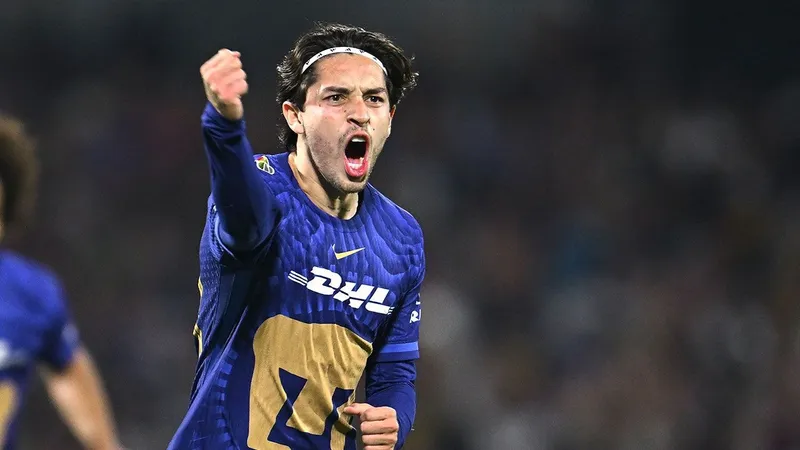 Un golazo manda a Pumas a la final 15 años después