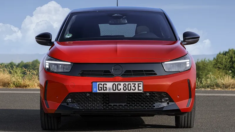 Hasta 405 km de autonomía en un coche pequeño: el Opel Corsa Electric quiere demostrar que no hace falta más para el día a día