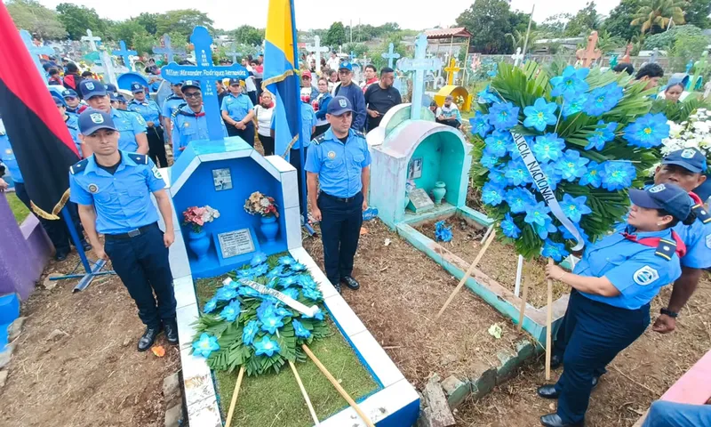 Policía Nacional honra a oficiales caídos en cumplimiento del deber