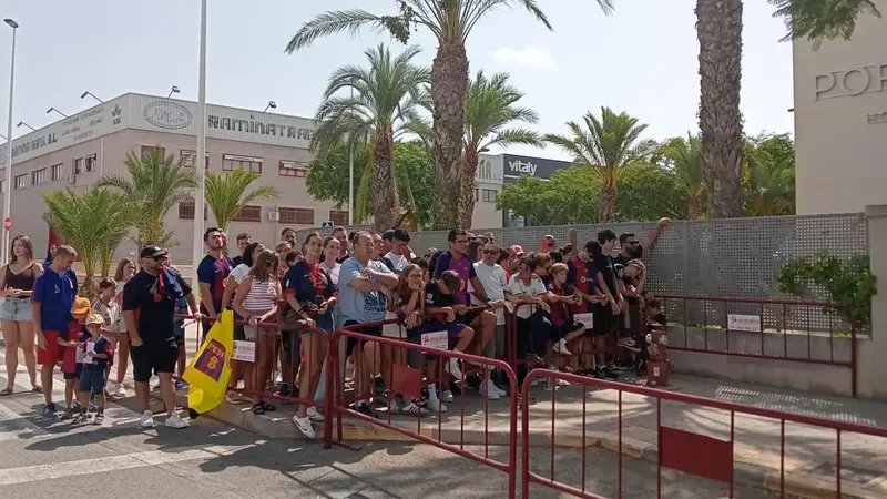 Pasión por el Barça a su llegada a Elche