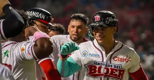 Bòer muestra su poder y apalea a los Dantos