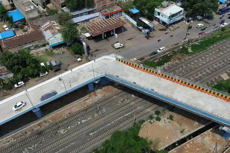 Suspenden a siete ingenieros tras construir un puente de 2,3 millones. Tenía una curva de casi 90 grados
