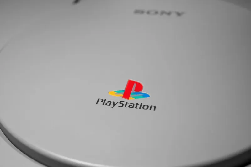Cuando los discos de PlayStation olían a gasolina, asfalto y césped recién cortado