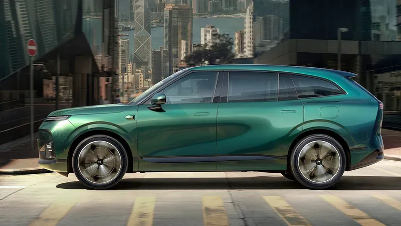 4,5 L/100 km a 44 ºC de temperatura: el SUV híbrido enchufable de 5,12 metros que firma 1.403 km de autonomía real