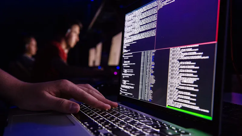 Un hacker penetra los centros de datos de Ucrania y obtiene información de sus FFAA