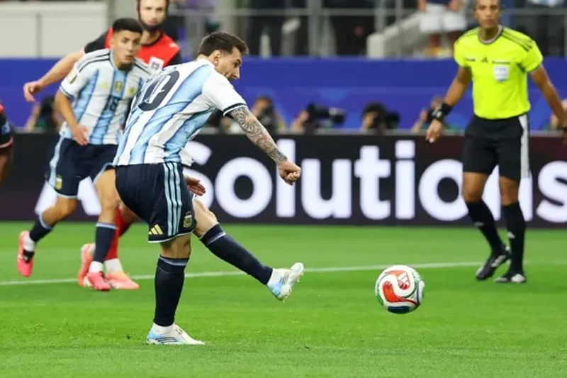 Argentina gana a Austria con récord histórico de Lionel Messi