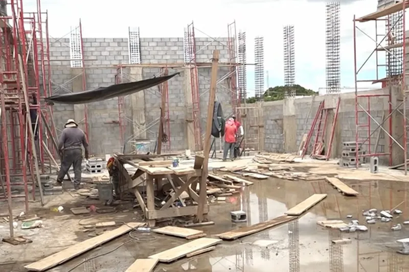 Mercado Oriental en auge con la construcción de edificios comerciales