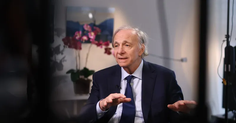 Ray Dalio alerta por la deuda de EE.UU. y cree que el desplome de los bonos aún no termina