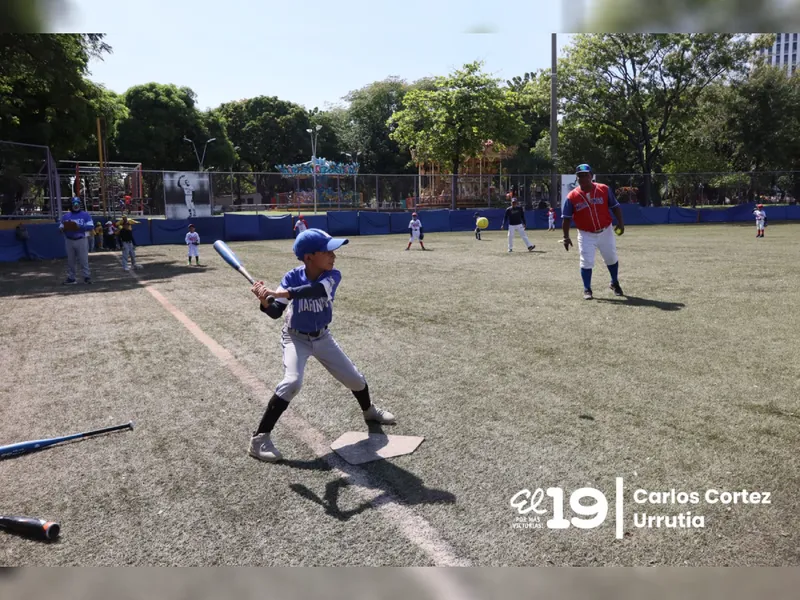 Festival Pewee de Béisbol en saludo al Día Internacional del Cáncer de Mama