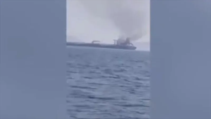 CGRI: Tres petroleros infractores explotan en Ormuz tras utilizar ruta no autorizada