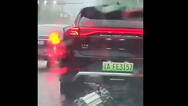 BYD tiene 'excusa' para el polémico vídeo en el que uno de sus coches circula con el motor arrastrando por el suelo