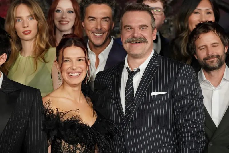 David Harbour y Millie Bobby Brown se reunirán en una nueva serie de Netflix