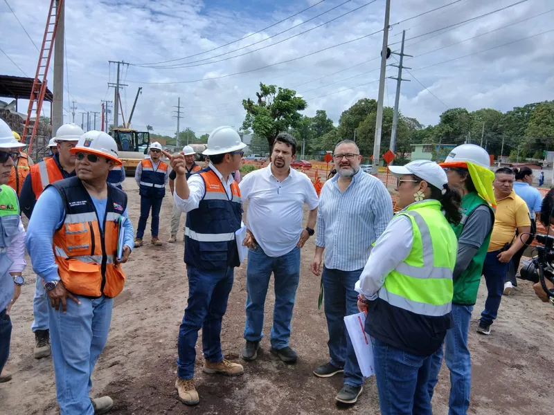 Obras de drenaje de Pista Héroes de la Insurrección superan 72 % de avance