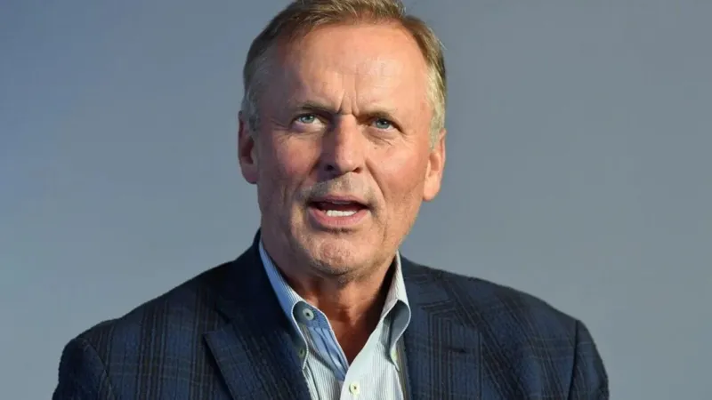 El nuevo drama judicial de John Grisham se convierte en una pelea de la vida real contra los audiolibros de IA en YouTube