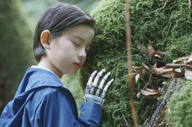 Hirokazu Koreeda regresa a los cines con una tierna e irregular fábula de ciencia ficción que solo podría ser creíble en Japón