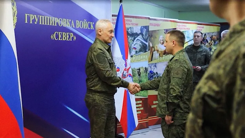 Ministro ruso de Defensa inspecciona el frente: Rusia libera 250 km² y perfecciona drones de guerra electrónica