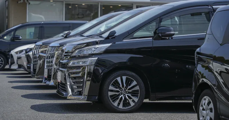 Ventas de Toyota caen por tercer mes consecutivo debido al conflicto en Medio Oriente