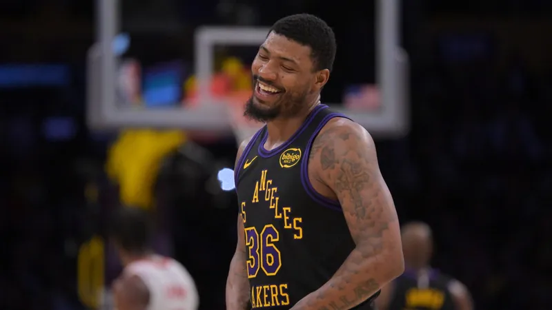Marcus Smart declina su opción de jugador