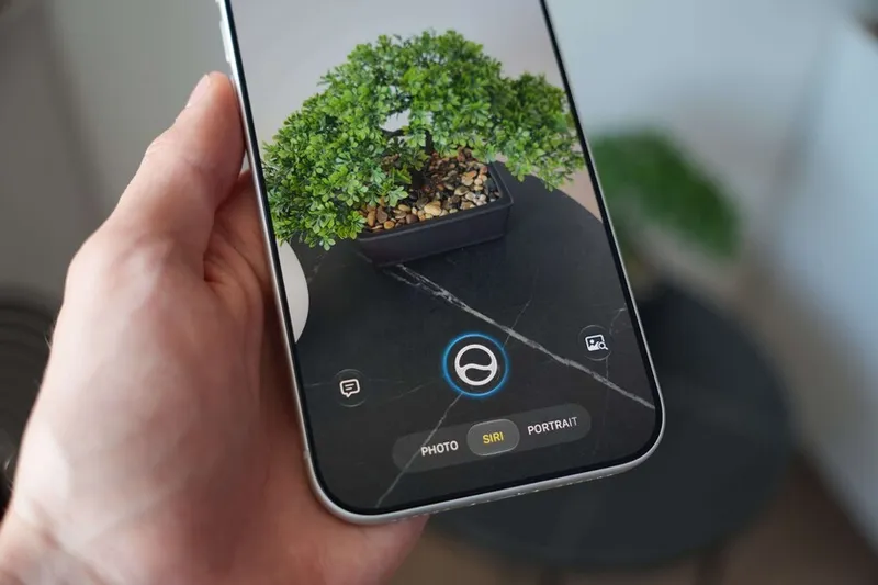 Siri se cuela de Cámara en iOS 27: así funciona el modo que nos chiva todo lo que enfocas
