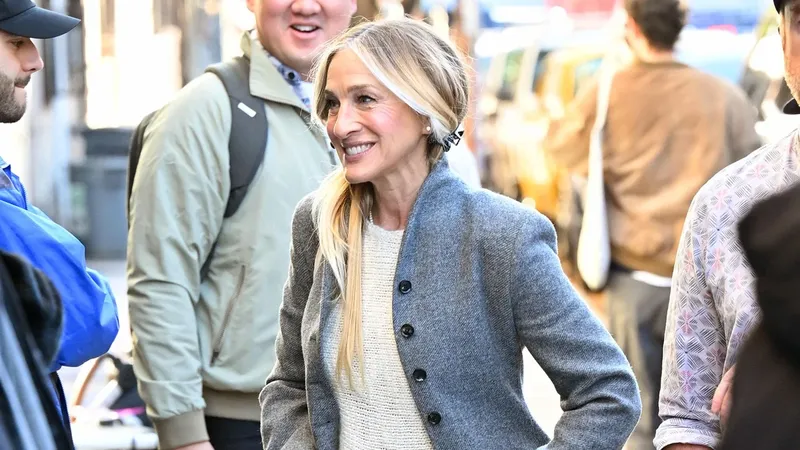 Los zapatos suecos en tendencia que Sarah Jessica Parker lleva con jeans, faldas y pantalones en otoño 2026