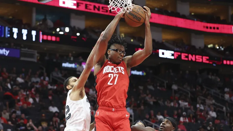 Los Rockets retienen a Isaiah Crawford