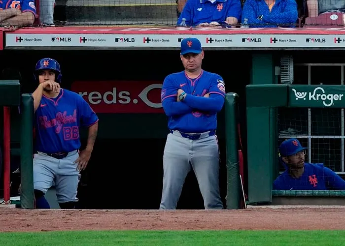Los colistas Mets despiden al mánager venezolano Carlos Mendoza