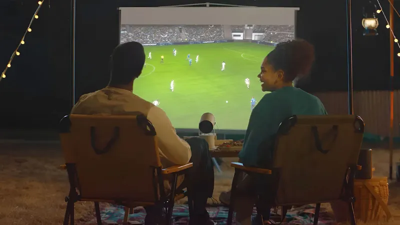 Samsung baja 570 € este proyector para ver el Mundial en 100 pulgadas y calidad HDR en PcComponentes