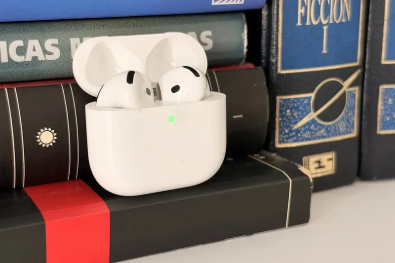 Carrefour deja a precio de liquidación los AirPods 4, pero sigue sin ser suficiente ante una generación actual tan completa