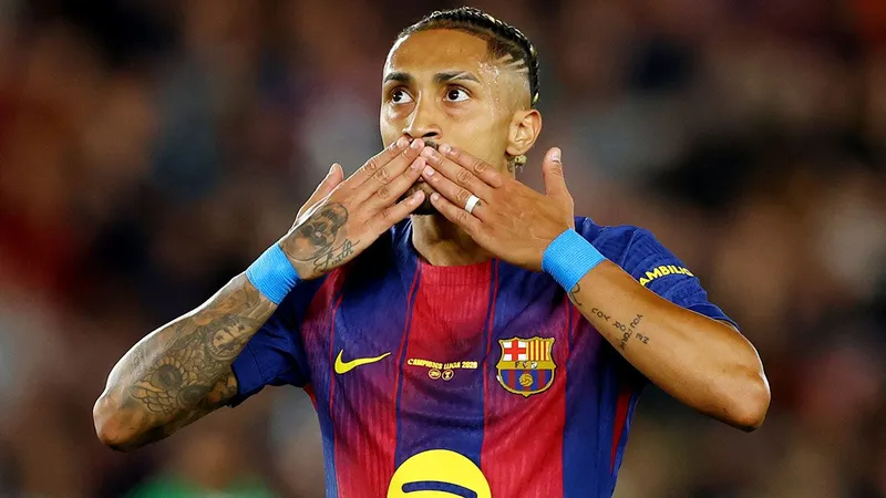 Raphinha se integra al Barcelona y la pretemporada va tomando sentido