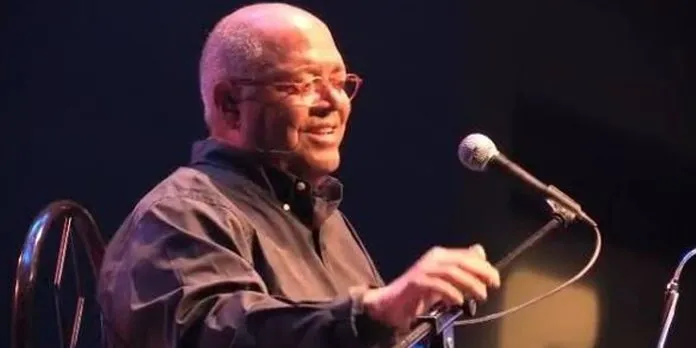 Nicaragua despide al poeta y combatiente David McField Richards