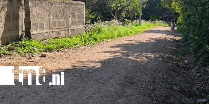 Mejoran camino rural en Plan Grande y benefician a más de 1,500 familias