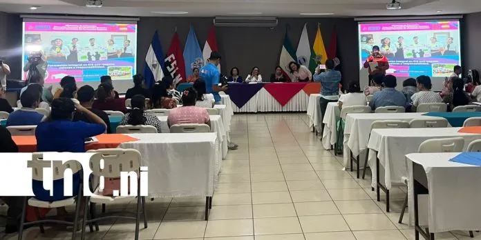 Docentes participan en diplomado sobre educación integral de la sexualidad en el PAEBENIC