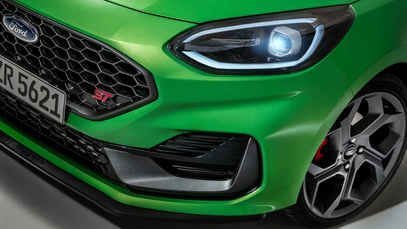 El mejor Ford Fiesta que haya existido está listo para regresar y el Renault 5 tiene mucho que decir al respecto