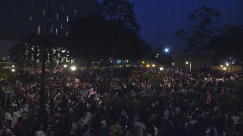 Gran participación en una manifestación contra el Gobierno de Costa Rica