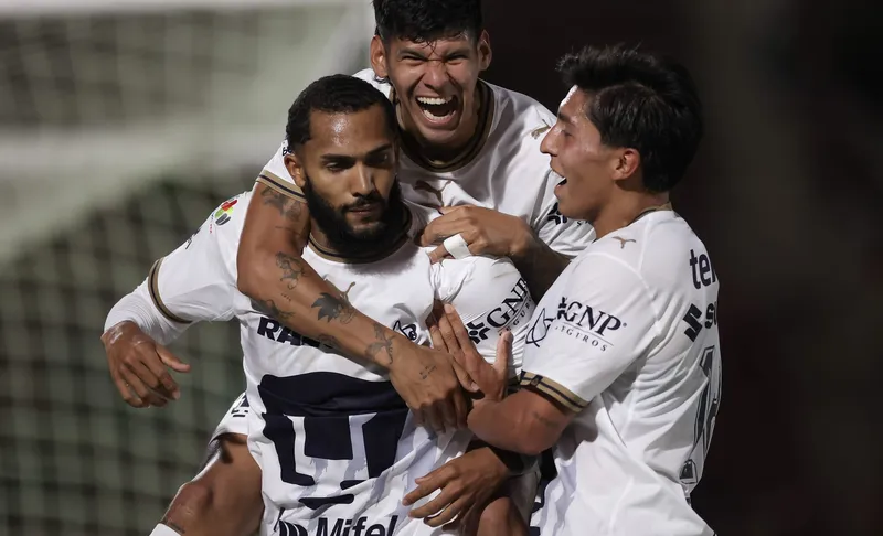 Con gran noche de Juninho, Pumas dio un golpe de autoridad en la frontera