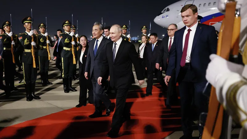 Putin llega a Pekín en una visita de Estado