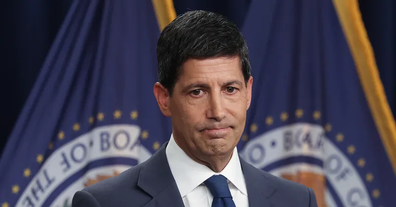 Kevin Warsh tiene que dar algunas explicaciones