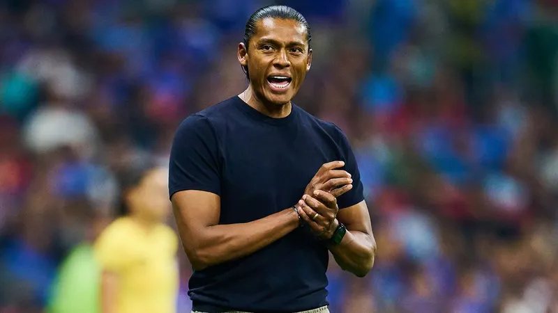 El Cruz Azul de siempre: Joel Huiqui solo se quedará si es campeón