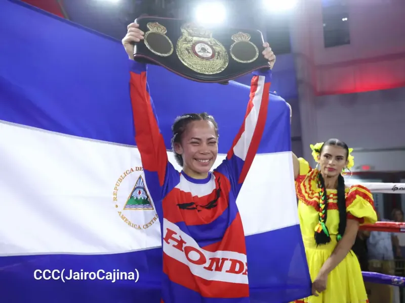 Eveling “La Colocha” Ortega se corona campeona de la AMB al vencer a "La Leona" Meraz