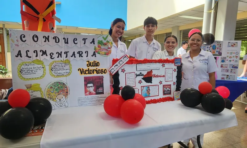 Estudiantes de Enfermería presentan proyectos creativos de salud pública