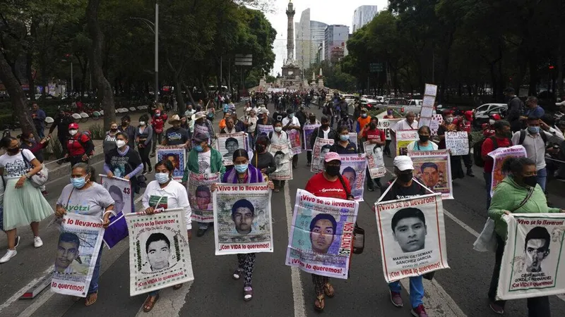 Dan prisión preventiva a exgobernador mexicano Ángel Aguirre por nexo con caso Ayotzinapa