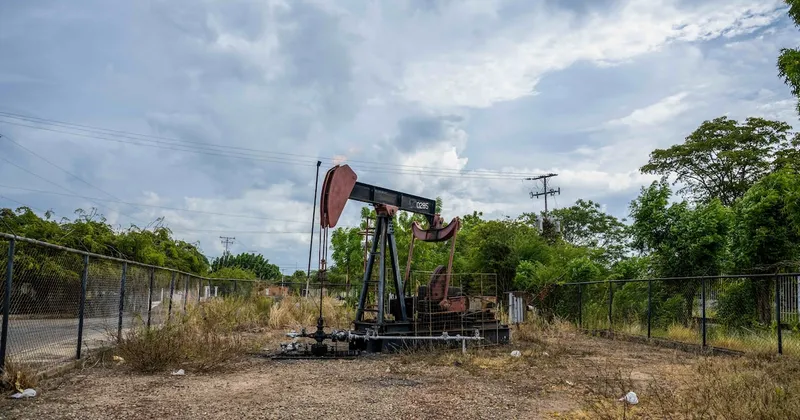 Venezuela tardará décadas en recuperar su máxima producción petrolera, según Rystad
