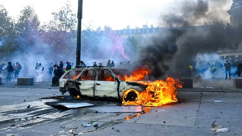 Francia estalla en masivas protestas contra el alto costo de vida