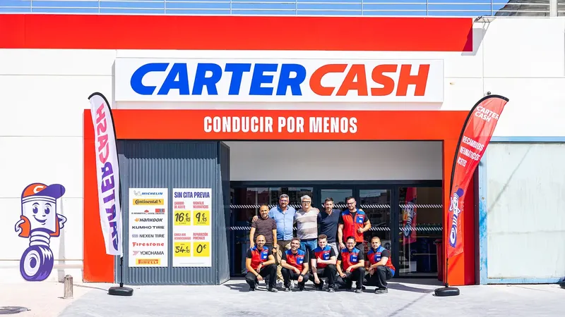 «Conducir por menos»: la nueva tienda-taller que arregla pinchazos por 0 euros y llega a más ciudades españolas