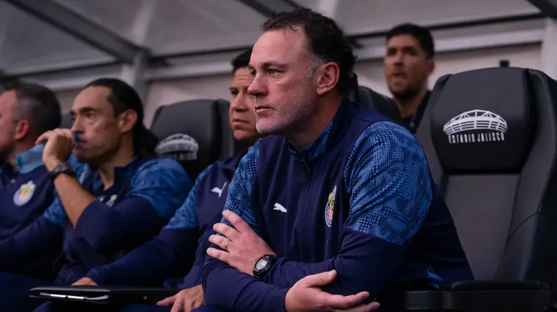 Marco Fabián pide continuidad para Gabriel Milito en las Chivas